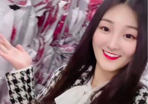 小表妹爆料张娘娘视频播放,揭秘幕后真相  第1张